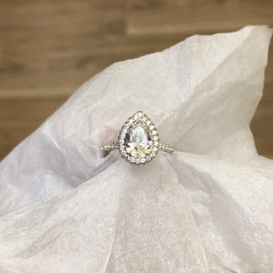Pear Halo Ring | 18k Gold